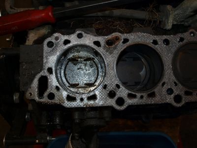 #5 cyl piston damaged
